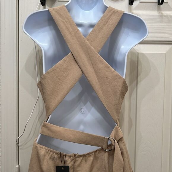 Nasty Gal Khaki Beige Pants Romper Scoop Neck Sleeveless Wide Leg Cut Out Back - Picture 9 of 17